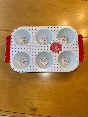 Ciroa Festive Red & White 6-Cup Muffin Pan